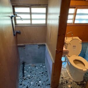 トイレ　洗濯機置場